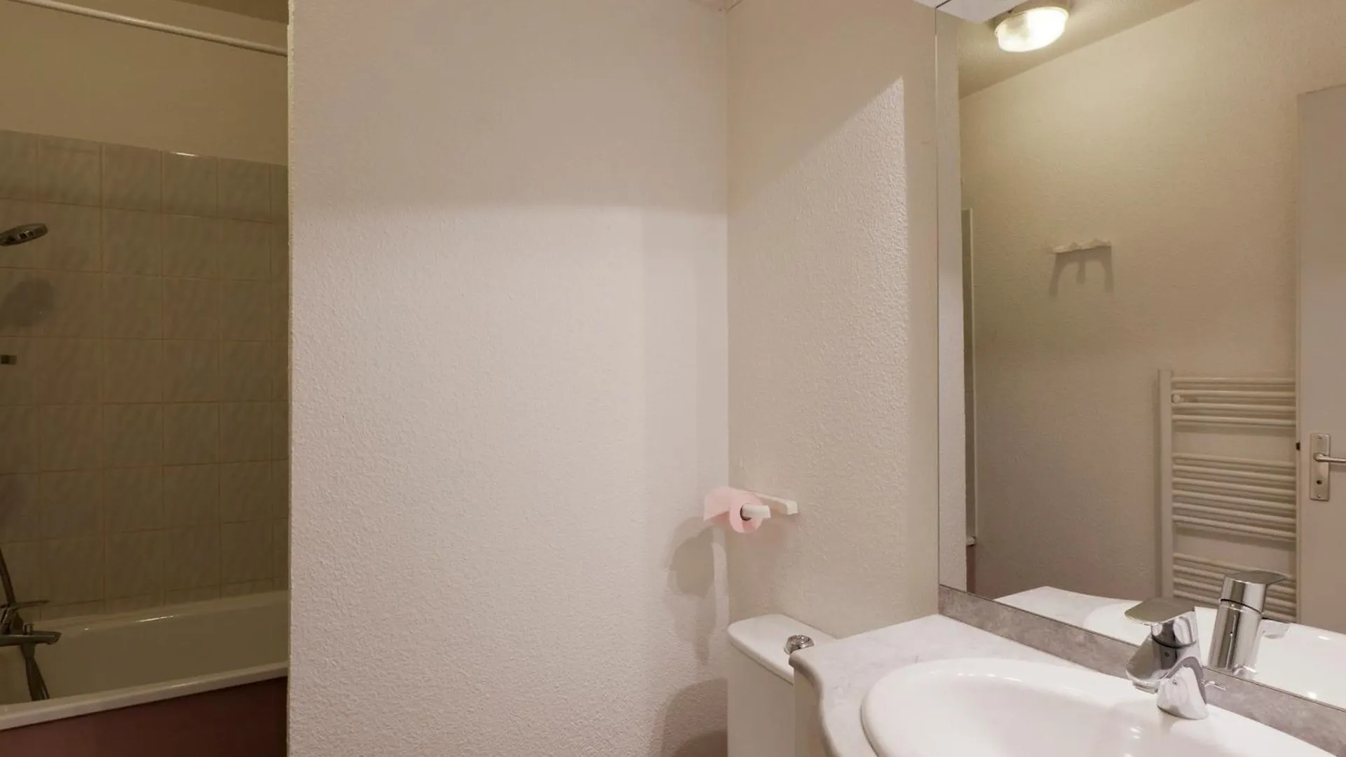 Studio Confortable Pour 2 Personnes Avec Balcon, Proche Telecabine Et Spa A Brides-Les-Bains - Fr-1-512-114 0*,  France