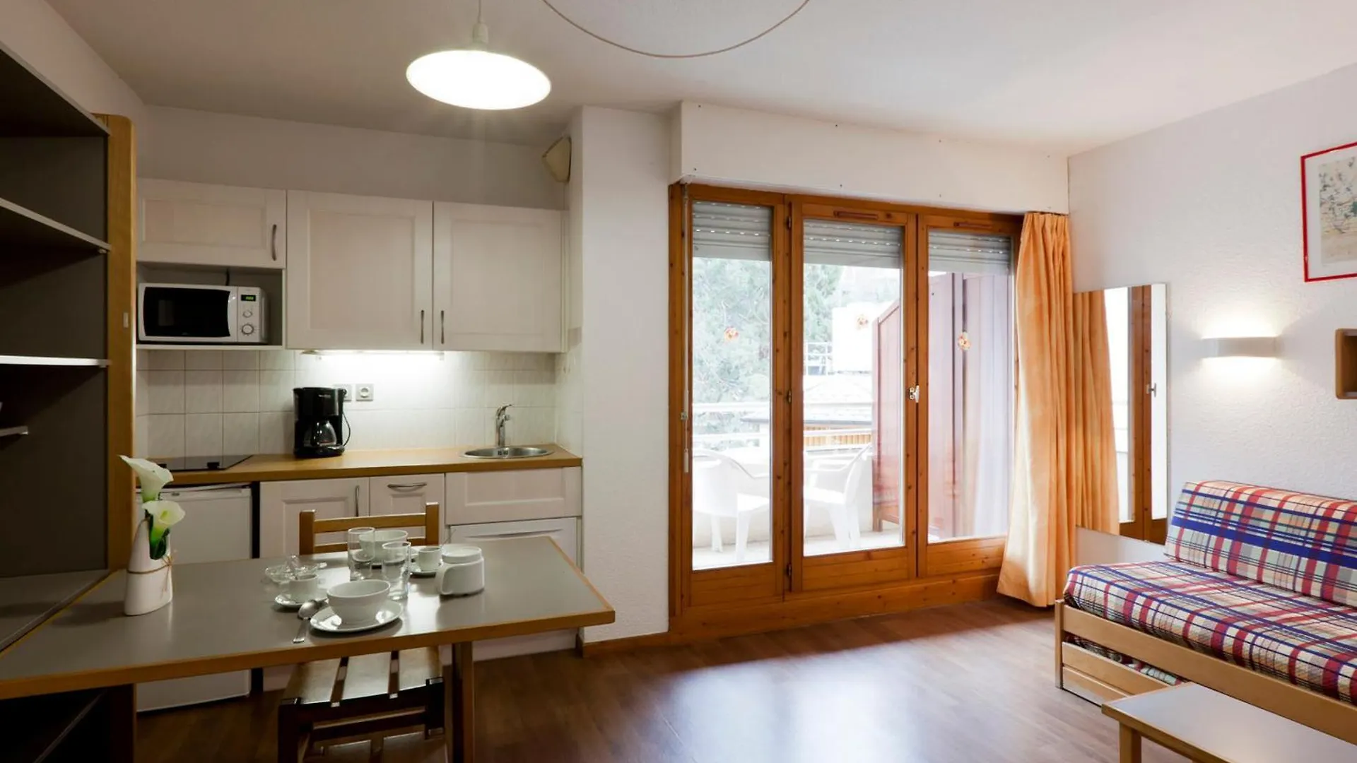 Studio Confortable Pour 2 Personnes Avec Balcon, Proche Telecabine Et Spa A Brides-Les-Bains - Fr-1-512-114